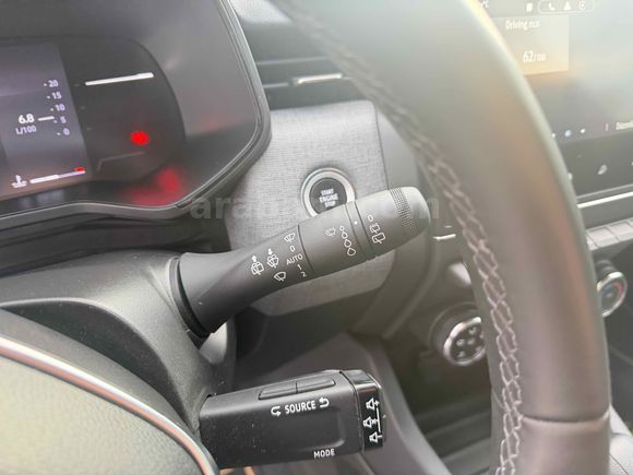 2023 CLİO 1.0 TCE EVOLUTİON OTOMATİK 26BİNKM HATASIZ BOYASIZ