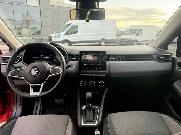 2023 CLİO 1.0 TCE EVOLUTİON OTOMATİK 26BİNKM HATASIZ BOYASIZ