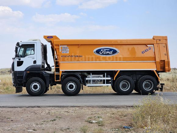 SAHİBİNDEN  DÜŞÜK KM  12 LASTİK SIFIR
