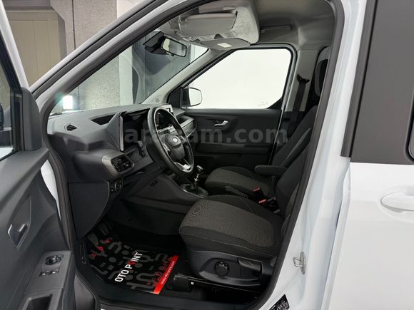 otomobil Ford Tourneo Courier 1.5 EcoBlue Deluxe