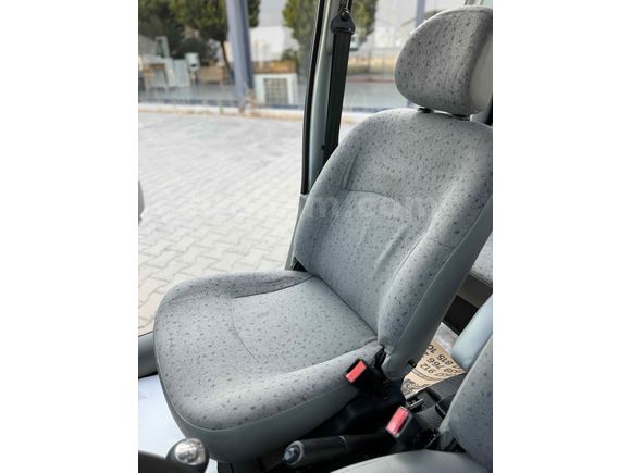 Ünlü otomotiv’den Renault Kangoo Multix 1.5 dCi Authentique 2006 Model  80 hp