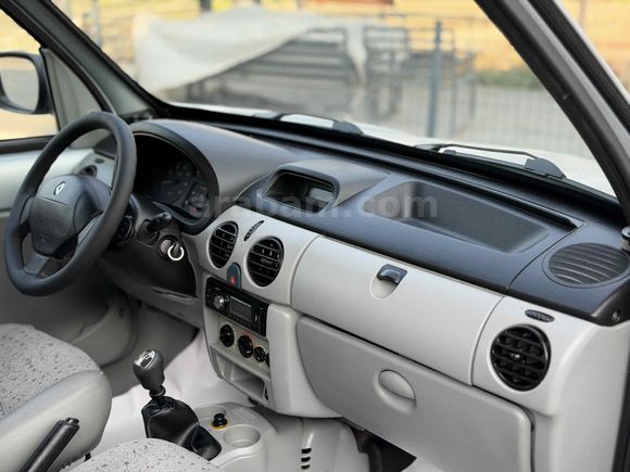 Ünlü otomotiv’den Renault Kangoo Multix 1.5 dCi Authentique 2006 Model  80 hp