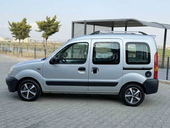 Ünlü otomotiv’den Renault Kangoo Multix 1.5 dCi Authentique 2006 Model  80 hp