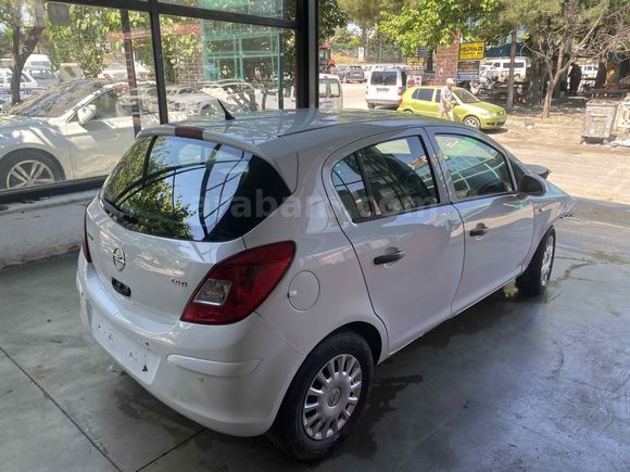 
2014 model 1.3 cdti Esentia plakalı ruhsatlı kredi kartı geçer 