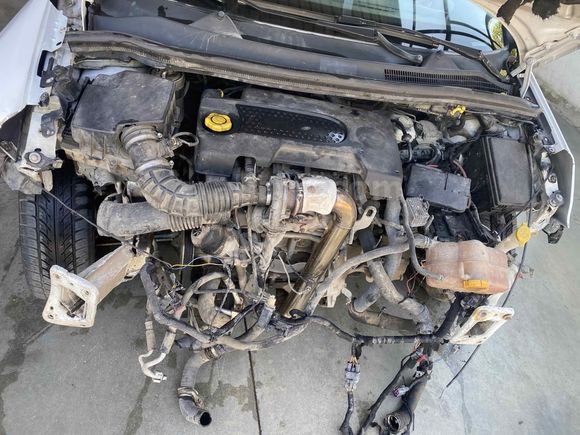 
2014 model 1.3 cdti Esentia plakalı ruhsatlı kredi kartı geçer 