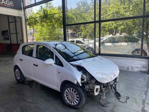 
2014 model 1.3 cdti Esentia plakalı ruhsatlı kredi kartı geçer 