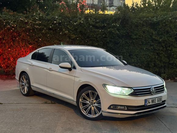 Sahibinden Volkswagen Passat 1.6 TDi BlueMotion Comfortline 2015 Model  176.000 km Beyaz