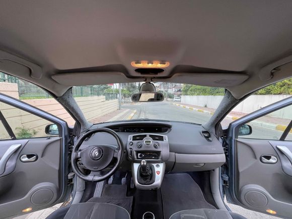 SERİ OTOMOTİV’DEN Renault Scenic 1.6 CAM TAVAN Dynamique 2004 Model Antalya