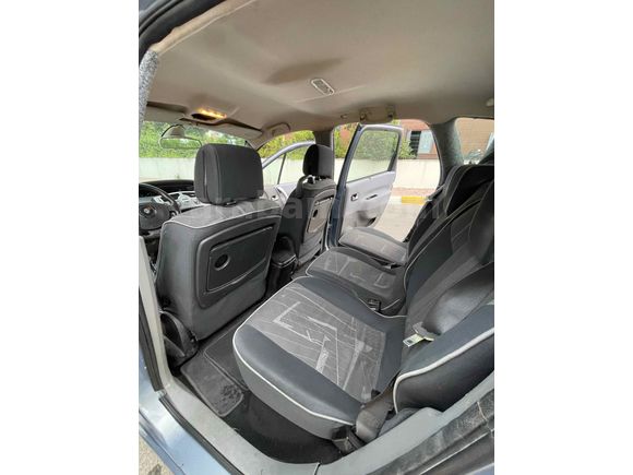SERİ OTOMOTİV’DEN Renault Scenic 1.6 CAM TAVAN Dynamique 2004 Model Antalya