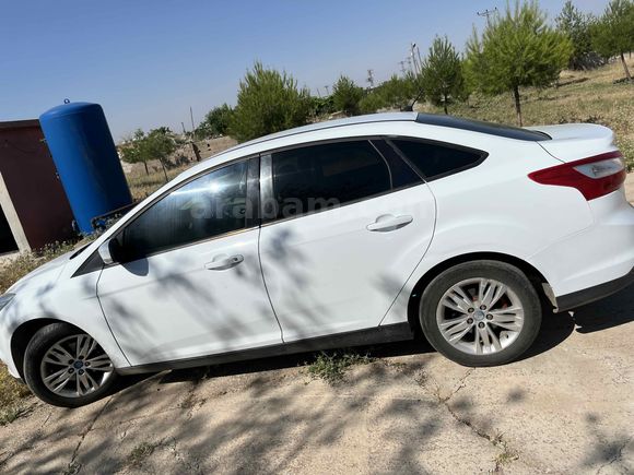 Sahibinden Ford Focus 1.6 TDCi Trend X 2012 Model  300.000 km Beyaz