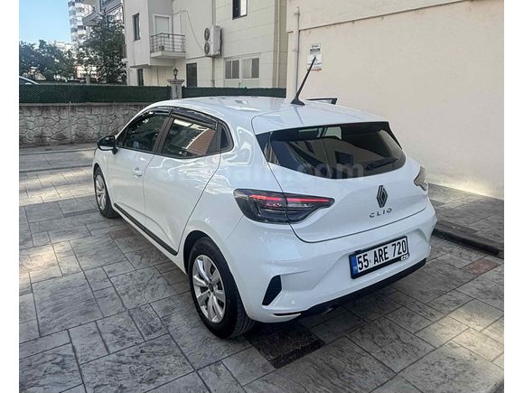Sahibinden Renault Clio 1.0 TCe Equilibre 2023 Model 