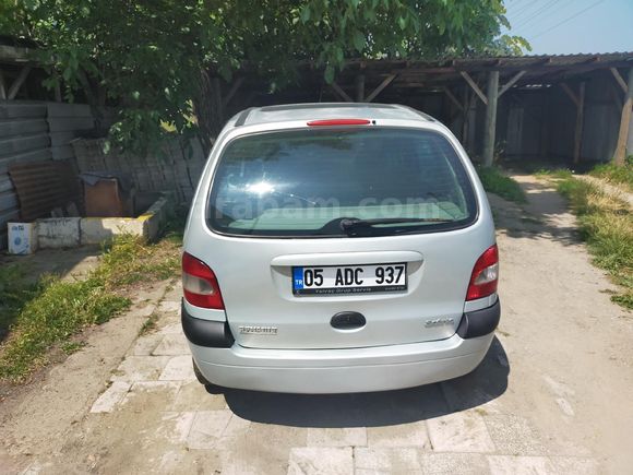 Sahibinden Renault Scenic 1.6 RXT 2000 Model