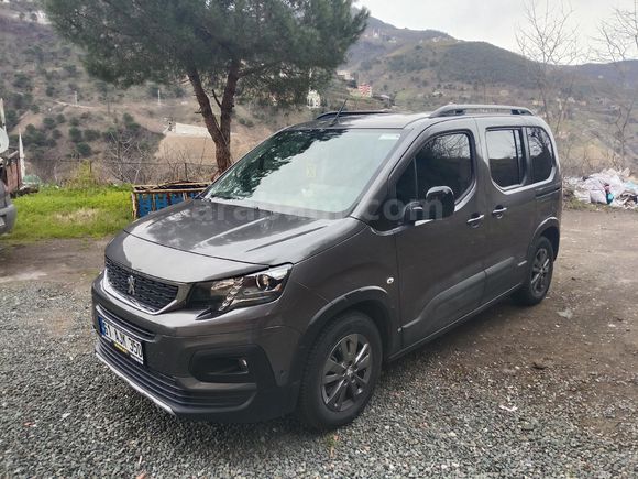 Sahibinden Peugeot Rifter 1.5 BlueHDI Allure 2023 Model