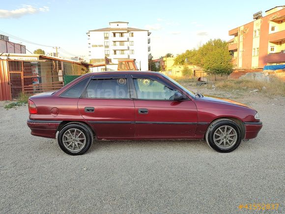 Opel Astra, 1.6 GLS klimalı...