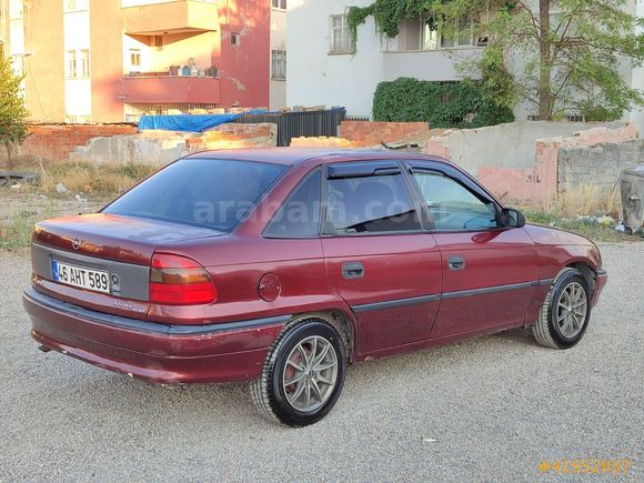 Opel Astra, 1.6 GLS klimalı...