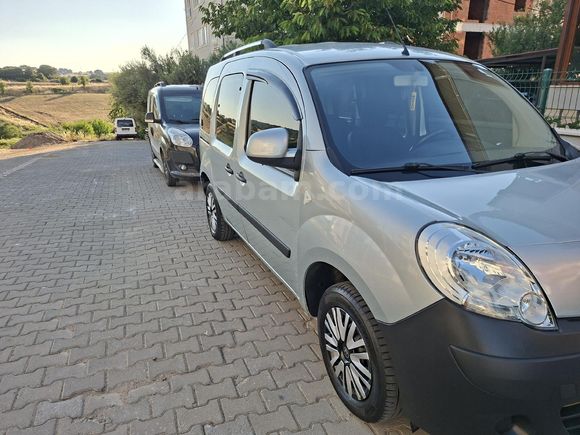 Sahibinden Renault Kangoo Multix 1.5 dCi Authentique 2012 Model  450 km Gri (metalik)