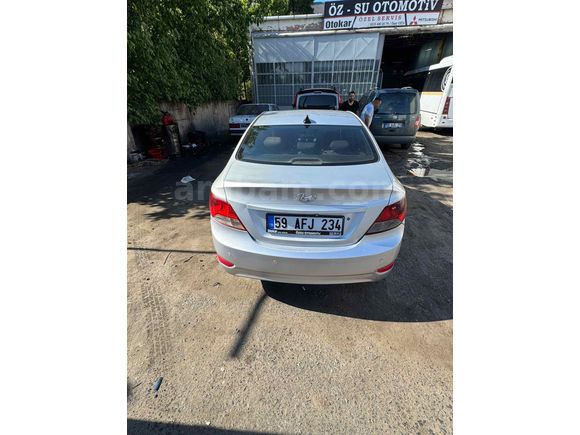 Sahibinden Hyundai Accent Blue 1.6 CRDI Mode Plus 2012 Model 
