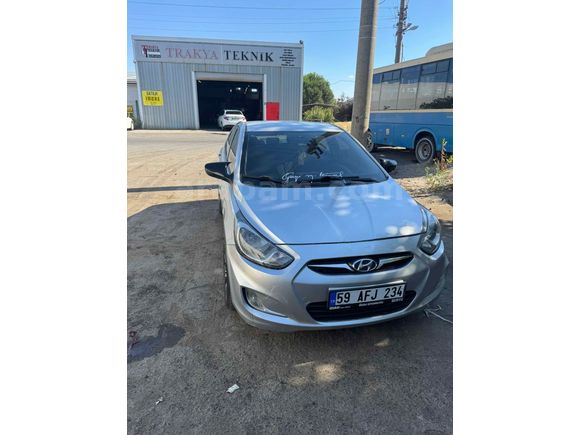Sahibinden Hyundai Accent Blue 1.6 CRDI Mode Plus 2012 Model 