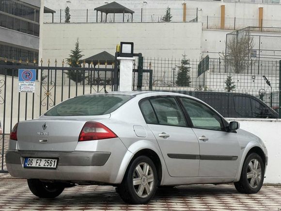 AKYÜZLER'DEN 2005 MODEL RENAULT MEGANE DYNAMİQUE PAKET CAM TVN