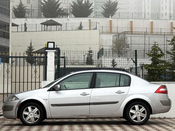 AKYÜZLER'DEN 2005 MODEL RENAULT MEGANE DYNAMİQUE PAKET CAM TVN