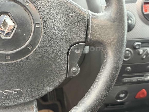 AKYÜZLER'DEN 2005 MODEL RENAULT MEGANE DYNAMİQUE PAKET CAM TVN