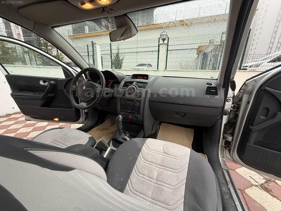 AKYÜZLER'DEN 2005 MODEL RENAULT MEGANE DYNAMİQUE PAKET CAM TVN