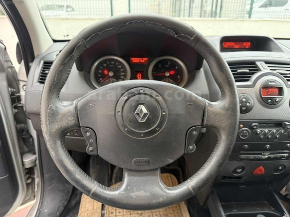 AKYÜZLER'DEN 2005 MODEL RENAULT MEGANE DYNAMİQUE PAKET CAM TVN