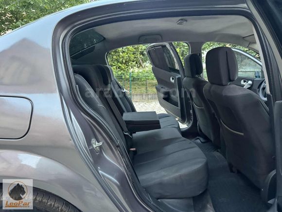 2005 MEGANE 1.5 DİNAMİK SEDAN MANUEL 360.BİN KM DE