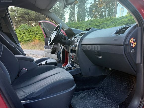 2006 MODEL MEGANE 1.5 DCİ MOTOR MEKANİK KUSURSUZ ARAÇ