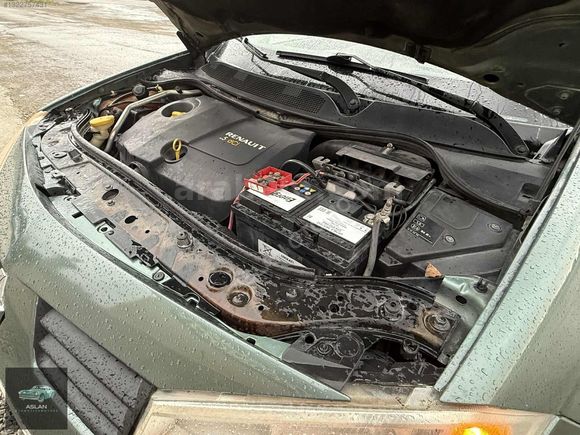 ASLAN OTOMOTİV' DEN 2005 MODEL TERTEMİZ MASRAFSIZ MEGANE