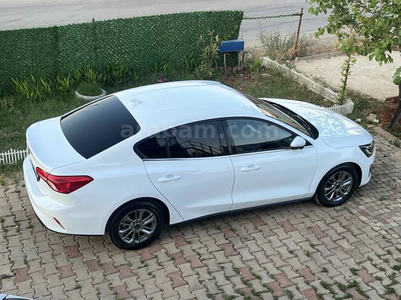 Sahibinden Ford Focus 1.5 EcoBlue Titanium Stil 2024 Model 