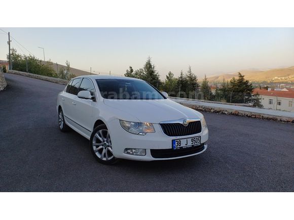 Sahibinden Skoda SuperB 1.6 TDI Elegance 2011 Model  170.000 km Beyaz
