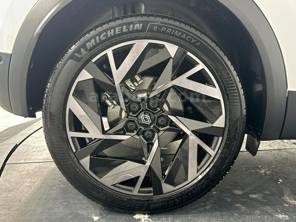 Renault Yetkili Bayi Günerlerden Captur Esprit Alpine