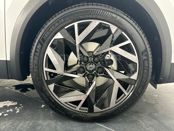Renault Yetkili Bayi Günerlerden Captur Esprit Alpine