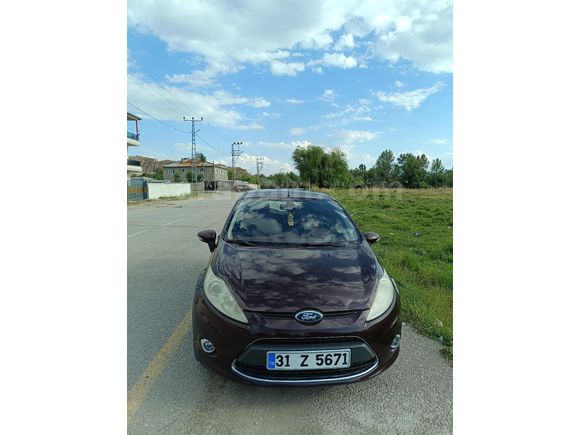 Sahibinden Ford Fiesta 1.4 TDCi Titanium X 2011 Model Van 194.000 km Füme