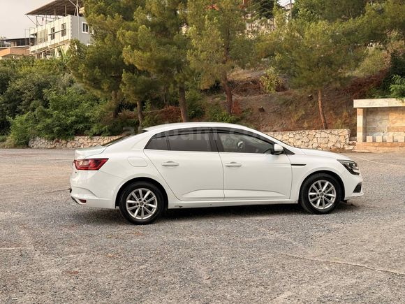 Sahibinden Renault Megane 1.5 Blue DCI Touch 2020 Model 