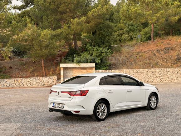 Sahibinden Renault Megane 1.5 Blue DCI Touch 2020 Model 