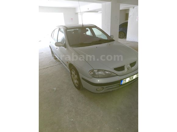 Sahibinden Renault Megane 1.6 Expression 2003 Model  232.000 km Gri (Gümüş)