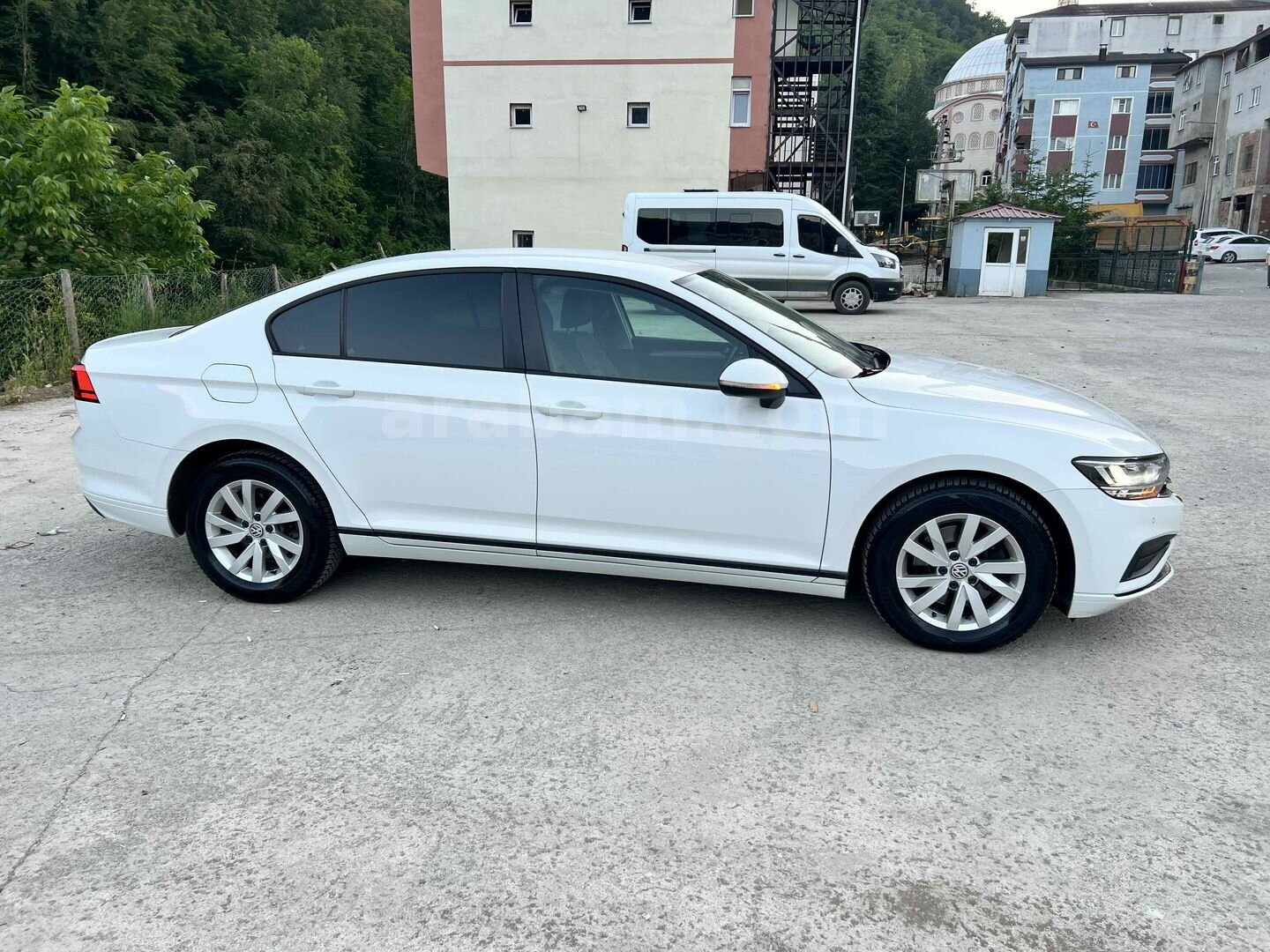 Galeriden Volkswagen Passat 1.6 TDi 2020 Model Ordu 127.952 km Beyaz 4