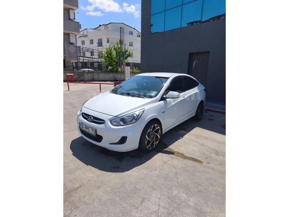Sahibinden Hyundai Accent Blue 1.6 CRDI Biz 2015 Model Kocaeli 72.500 km Beyaz