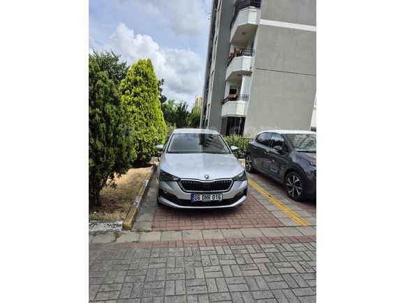 Sahibinden Skoda Scala 1.0 TSI Premium 2022 Model İstanbul 61.500 km Gri (Gümüş)