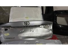 Toyota corolla bagaj kapağı 