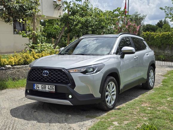 Sahibinden Toyota Corolla Cross 1.8 Hybrid Flame X-Pack 2023 Model İstanbul