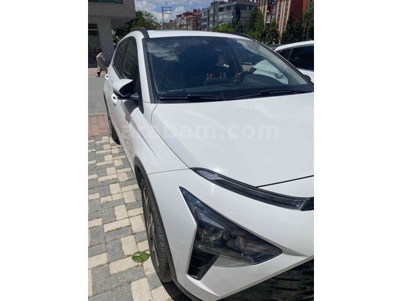 Sahibinden Hyundai Bayon 1.4 MPI Style 2023 Model Konya 21650km  aktif kullanıyorum Beyaz