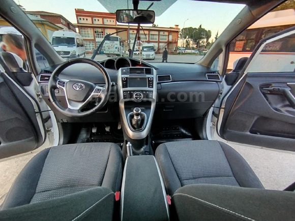 Sahibinden Toyota Verso 1.6 D-4D Elegant 2014 Model