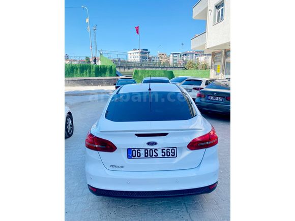 Sahibinden Ford Focus 1.6 TDCi Titanium 2015 Model
