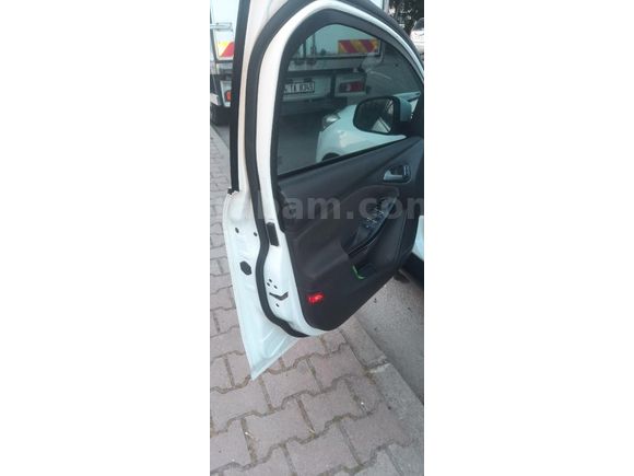Sahibinden Ford Focus 1.6 TDCi Titanium 2015 Model