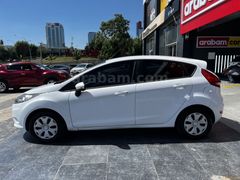 Galeriden Ford Fiesta 1.4 TDCi Trend 2012 Model Antalya 246.954 km Beyaz