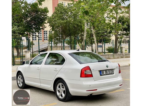 HATASIZ BOYASIZ İLK EL 140 BİNDE DPF ELEGANCE OCTAVIA