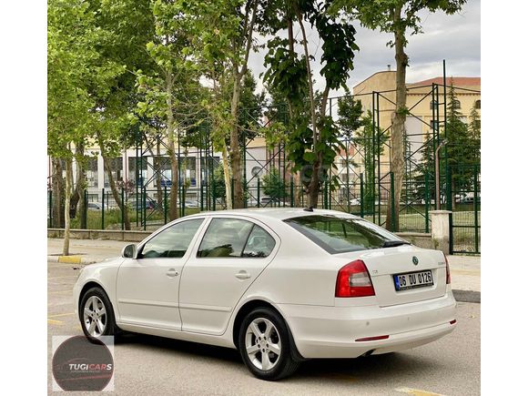 HATASIZ BOYASIZ İLK EL 140 BİNDE DPF ELEGANCE OCTAVIA